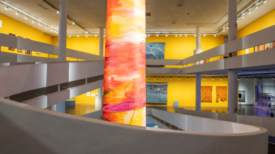 Essa também de fotógrafos profissionais, tenho uma foto dela mas com gente demais para apreciar (Levi Fanan / Fundação Bienal)